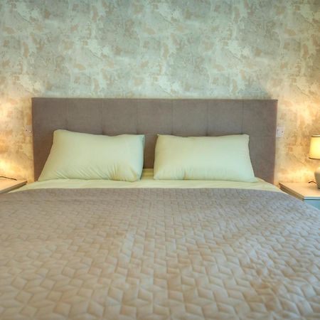 Fort Cambridge Apartments スリーマ エクステリア 写真
